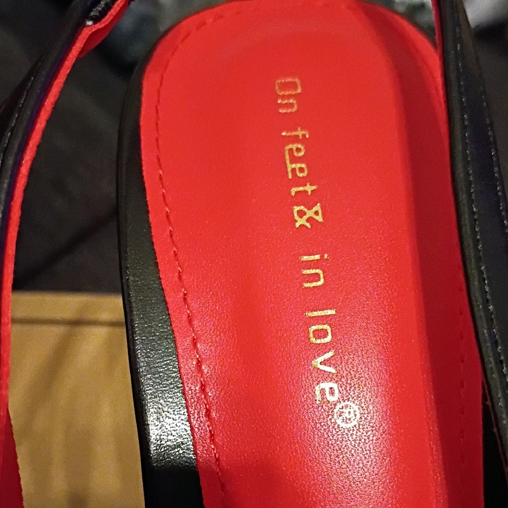 Chic Black and Red Heels with Gold Buckle - Picture 6 of 9